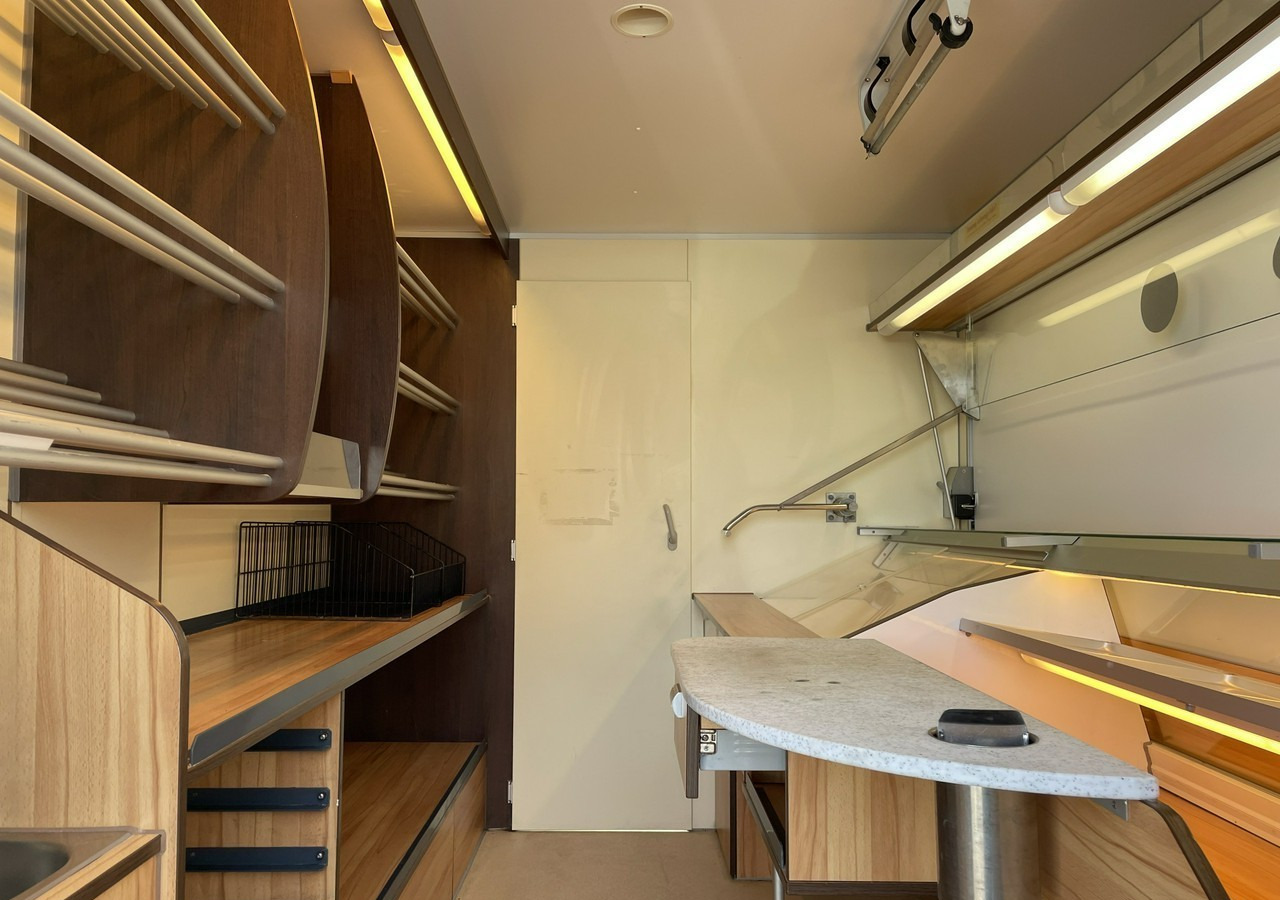 Renault Master Autosklep pieczyw Sklep Gastronomiczny Food Truck Foodtruck Borco 20 - Tirdzniecības kravas automašīna: foto 2 Renault Master Autosklep pieczyw Sklep Gastronomiczny Food Truck Foodtruck Borco 20 - Tirdzniecības kravas automašīna: foto 2