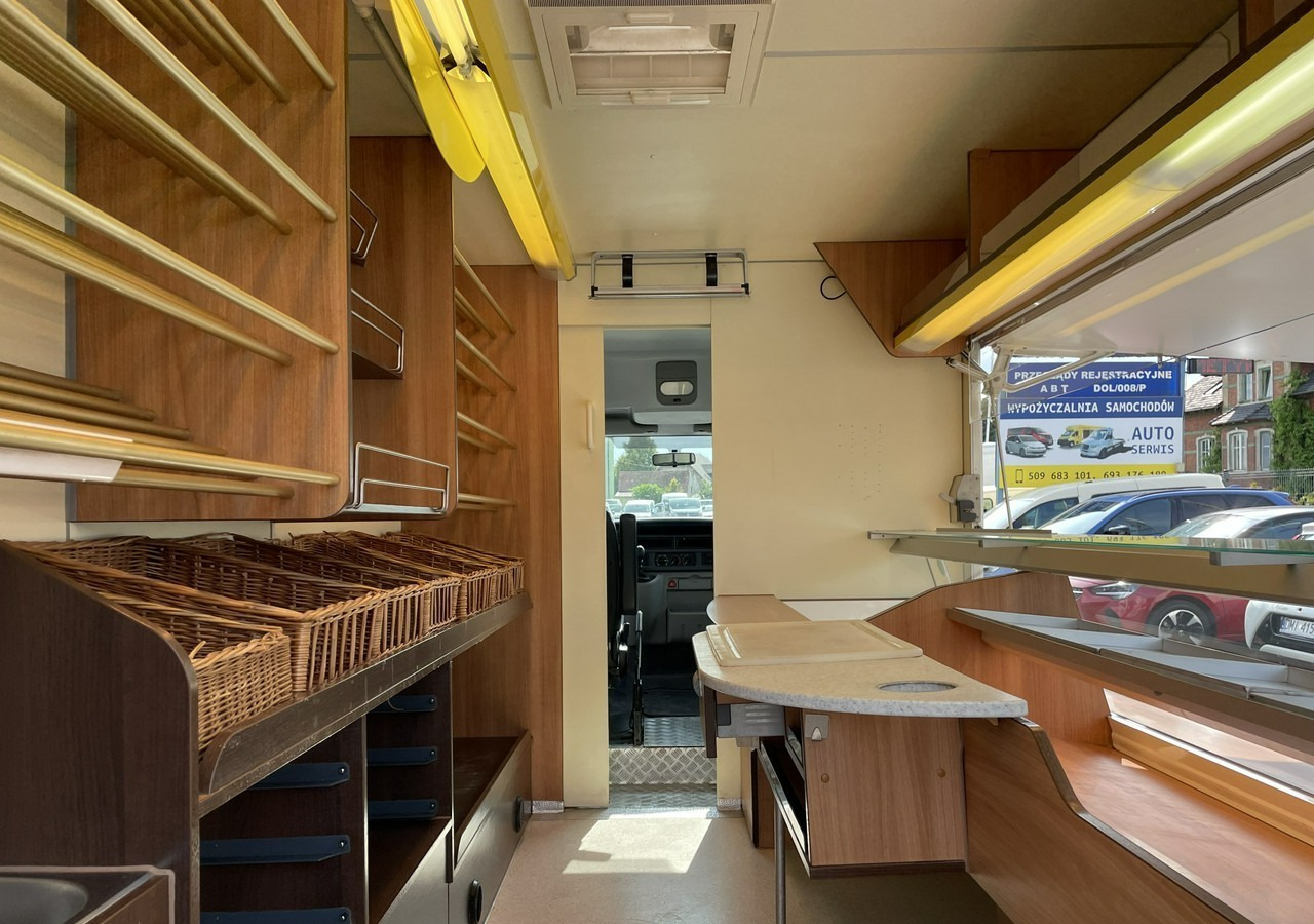 Renault Master Autosklep pieczywa Sklep Gastronomiczny Food Truck Foodtruck 2009 - Tirdzniecības kravas automašīna: foto 3 Renault Master Autosklep pieczywa Sklep Gastronomiczny Food Truck Foodtruck 2009 - Tirdzniecības kravas automašīna: foto 3