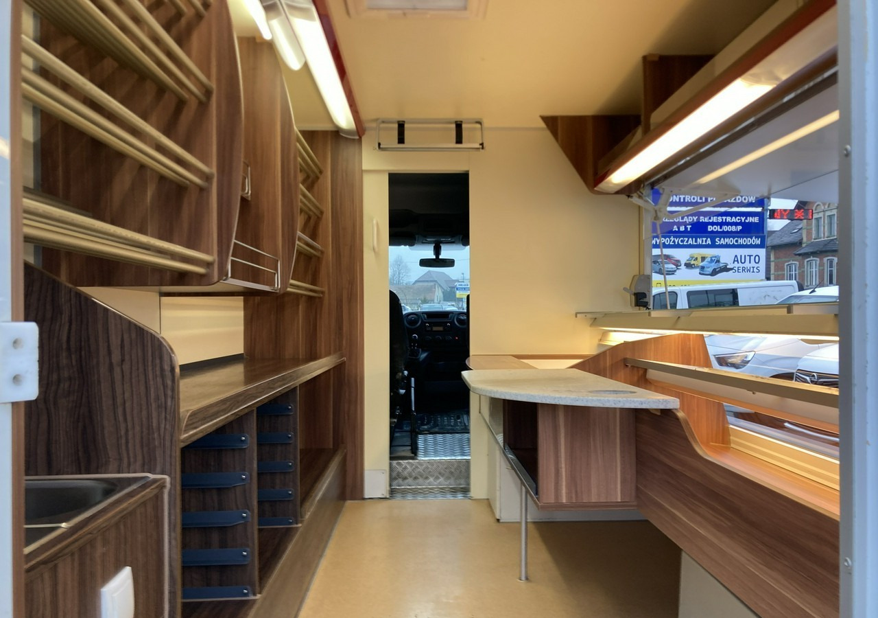 Renault Master Autosklep sklep Bar Gastronomiczny Food Truck Foodtruck Borco 2017 - Tirdzniecības kravas automašīna: foto 3 Renault Master Autosklep sklep Bar Gastronomiczny Food Truck Foodtruck Borco 2017 - Tirdzniecības kravas automašīna: foto 3