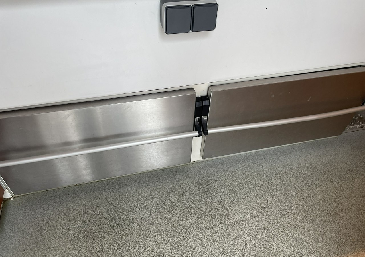 Renault Master Autosklep wędl Gastronomiczny Food Truck Foodtruck Sklep Klima Borc - Tirdzniecības kravas automašīna: foto 4 Renault Master Autosklep wędl Gastronomiczny Food Truck Foodtruck Sklep Klima Borc - Tirdzniecības kravas automašīna: foto 4