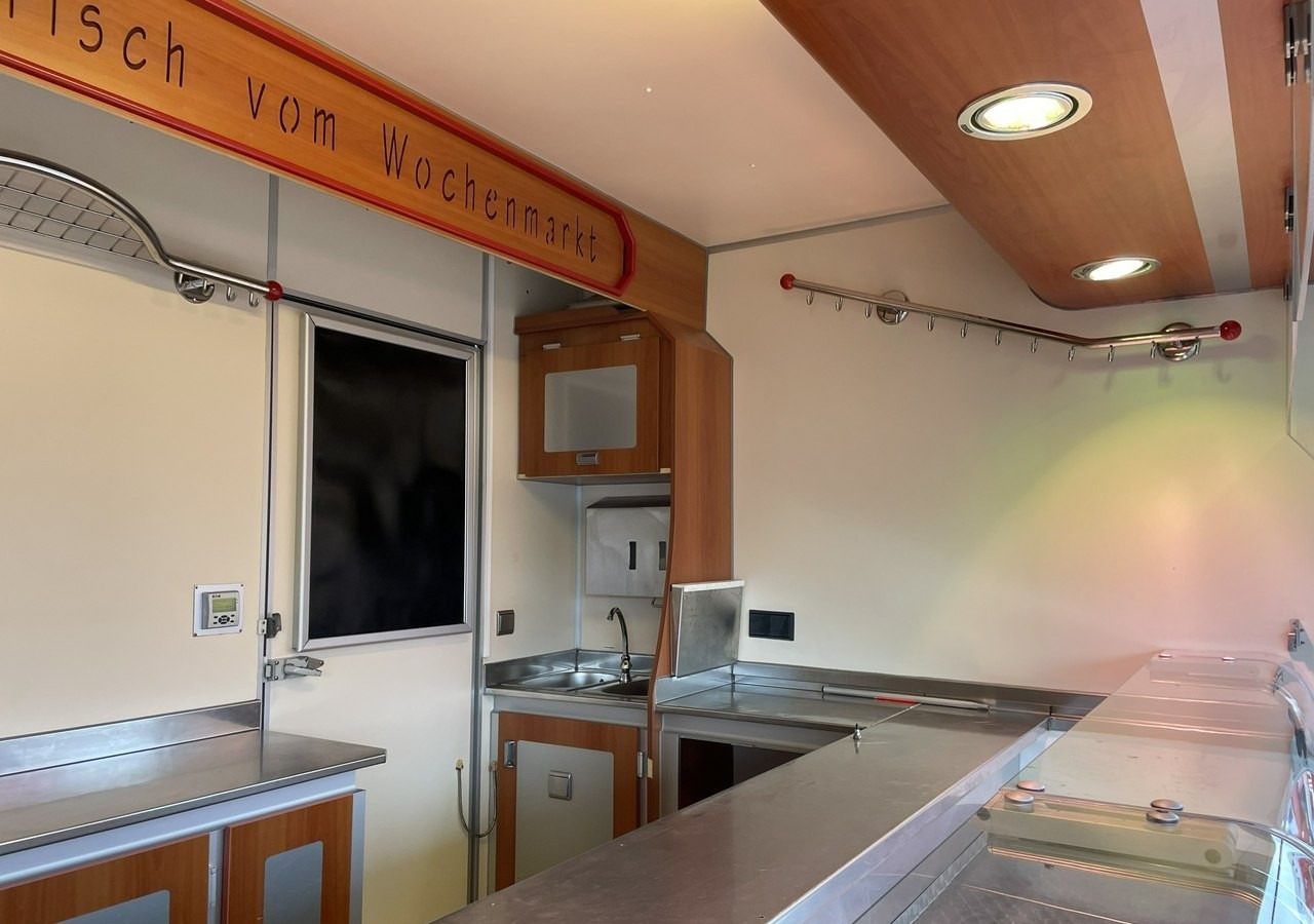 Renault Master Autosklep wędl Gastronomiczny Food Truck Foodtruck Sklep Klima Borc - Tirdzniecības kravas automašīna: foto 3 Renault Master Autosklep wędl Gastronomiczny Food Truck Foodtruck Sklep Klima Borc - Tirdzniecības kravas automašīna: foto 3