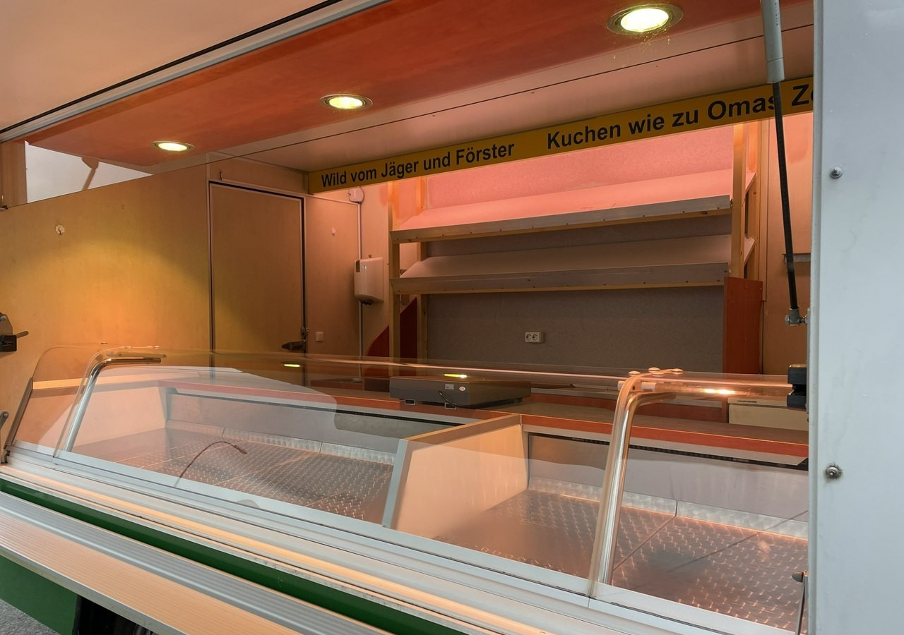 Renault Master Autosklep wędlin Gastronomiczny Food Truck Foodtruck Sklep Borco 200 - Tirdzniecības kravas automašīna: foto 4 Renault Master Autosklep wędlin Gastronomiczny Food Truck Foodtruck Sklep Borco 200 - Tirdzniecības kravas automašīna: foto 4