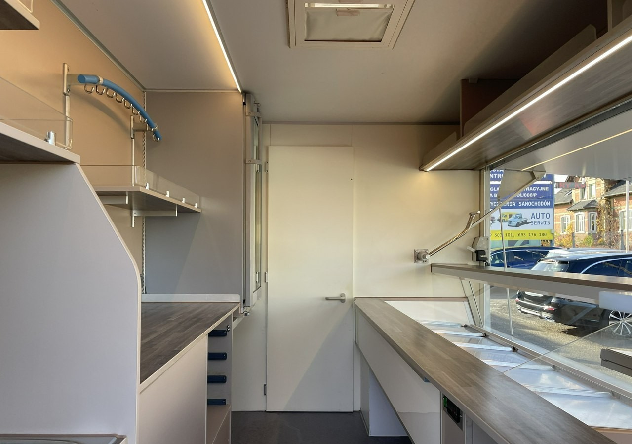 Renault Master Autosklep wędlin Gastronomiczny Food Truck Foodtruck Sklep Borco 201 - Tirdzniecības kravas automašīna: foto 4 Renault Master Autosklep wędlin Gastronomiczny Food Truck Foodtruck Sklep Borco 201 - Tirdzniecības kravas automašīna: foto 4