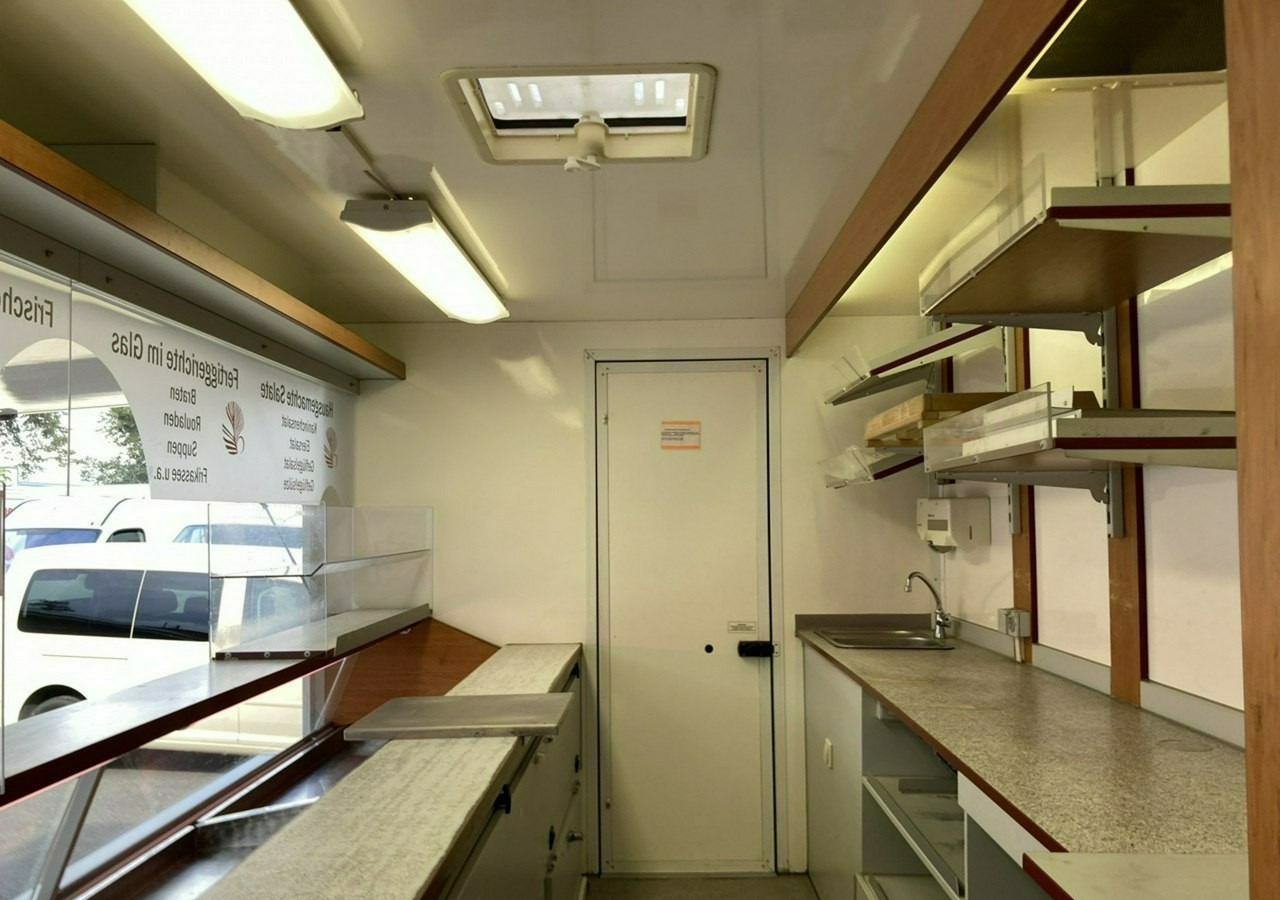 Renault Master Master Autosklep Gastronomiczny Food Truck Foodtruck Sklep bar 2009 - Tirdzniecības kravas automašīna: foto 5 Renault Master Master Autosklep Gastronomiczny Food Truck Foodtruck Sklep bar 2009 - Tirdzniecības kravas automašīna: foto 5