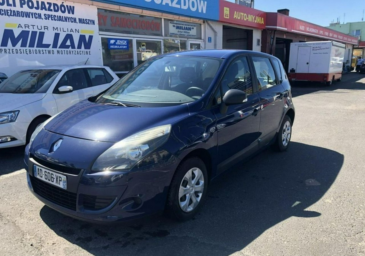 Renault Scenic II 1,5dci Expression KLIMA 98800km 2009 - Vieglā automašīna: foto 2 Renault Scenic II 1,5dci Expression KLIMA 98800km 2009 - Vieglā automašīna: foto 2