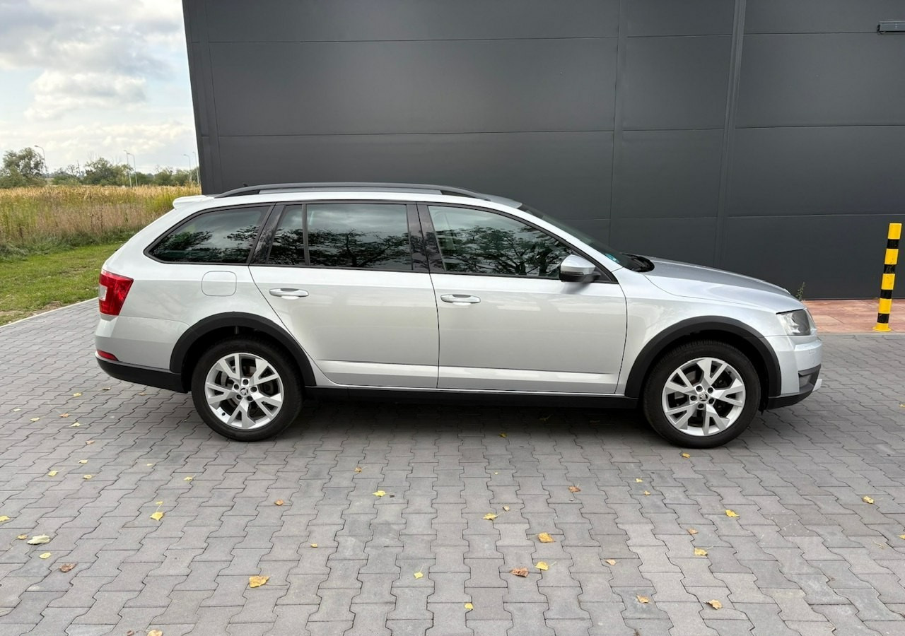 Skoda Octavia III Skoda Octavia 4X4 Scout 2.0 TDI -150KM Model 2017 Bezwypadkowa FV 23 - Vieglā automašīna: foto 3 Skoda Octavia III Skoda Octavia 4X4 Scout 2.0 TDI -150KM Model 2017 Bezwypadkowa FV 23 - Vieglā automašīna: foto 3