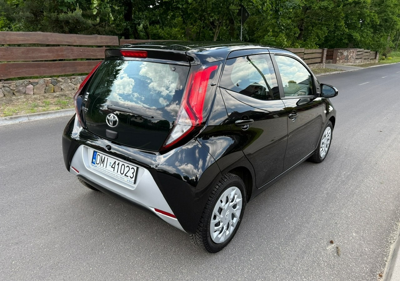 Toyota Aygo II Toyota Aygo 1.0-16V Klima Salon PL 24651km Model 2021 - Hečbeks: foto 4 Toyota Aygo II Toyota Aygo 1.0-16V Klima Salon PL 24651km Model 2021 - Hečbeks: foto 4