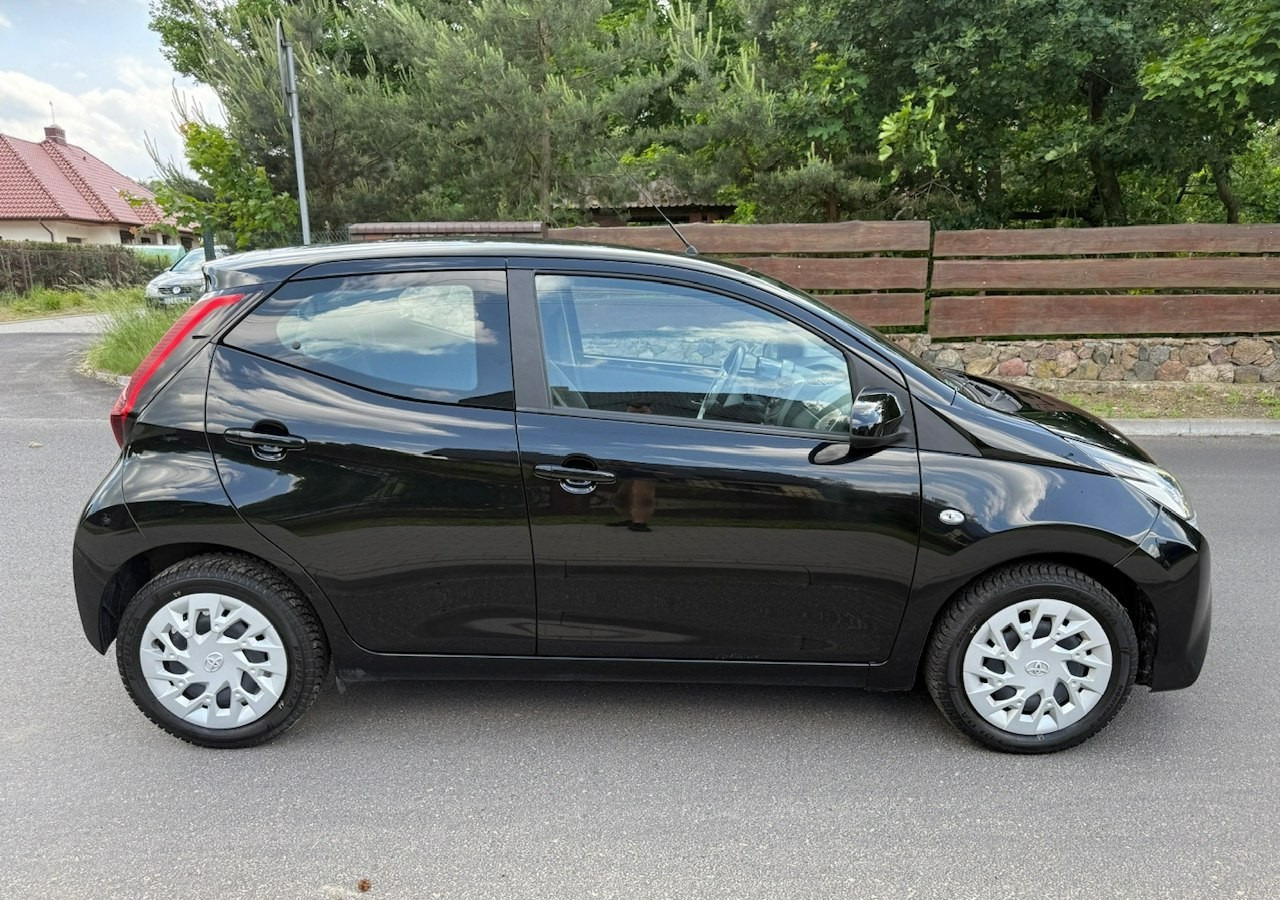 Toyota Aygo II Toyota Aygo 1.0-16V Klima Salon PL 24651km Model 2021 - Hečbeks: foto 5 Toyota Aygo II Toyota Aygo 1.0-16V Klima Salon PL 24651km Model 2021 - Hečbeks: foto 5