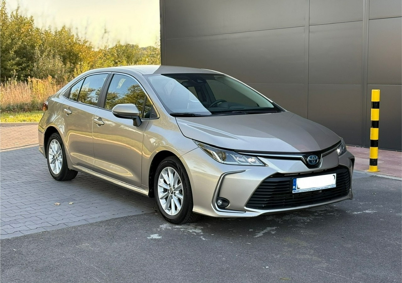 Toyota Corolla XII Corolla 1.8 Hybrid 140KM Comfort 2022 - Sedans: foto 1 Toyota Corolla XII Corolla 1.8 Hybrid 140KM Comfort 2022 - Sedans: foto 1