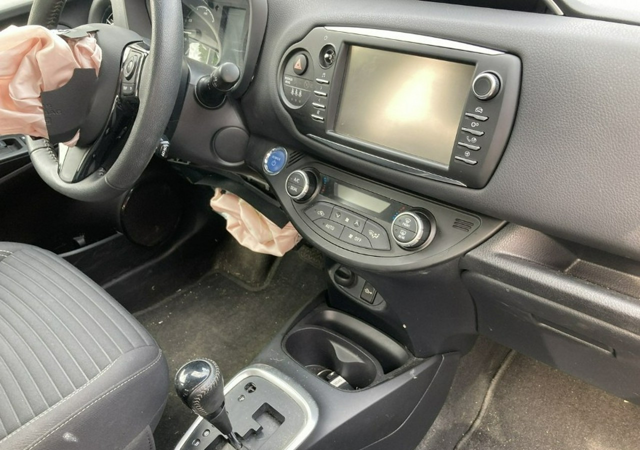 Toyota Yaris III Toyota Yaris Hybrid 1.5 VVT-i Y20 Model 2019 Salon PL - Hečbeks: foto 3 Toyota Yaris III Toyota Yaris Hybrid 1.5 VVT-i Y20 Model 2019 Salon PL - Hečbeks: foto 3