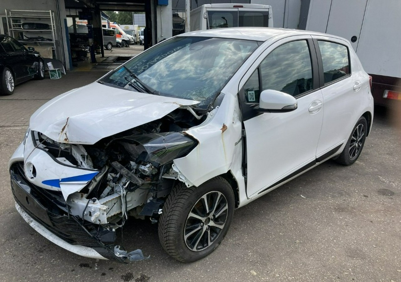 Toyota Yaris III Toyota Yaris Hybrid 1.5 VVT-i Y20 Model 2019 Salon PL - Hečbeks: foto 5 Toyota Yaris III Toyota Yaris Hybrid 1.5 VVT-i Y20 Model 2019 Salon PL - Hečbeks: foto 5