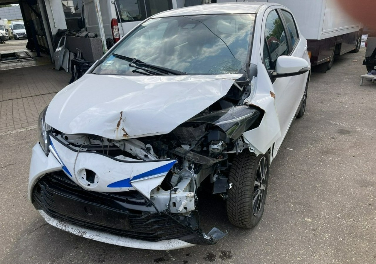 Toyota Yaris III Toyota Yaris Hybrid 1.5 VVT-i Y20 Model 2019 Salon PL - Hečbeks: foto 2 Toyota Yaris III Toyota Yaris Hybrid 1.5 VVT-i Y20 Model 2019 Salon PL - Hečbeks: foto 2