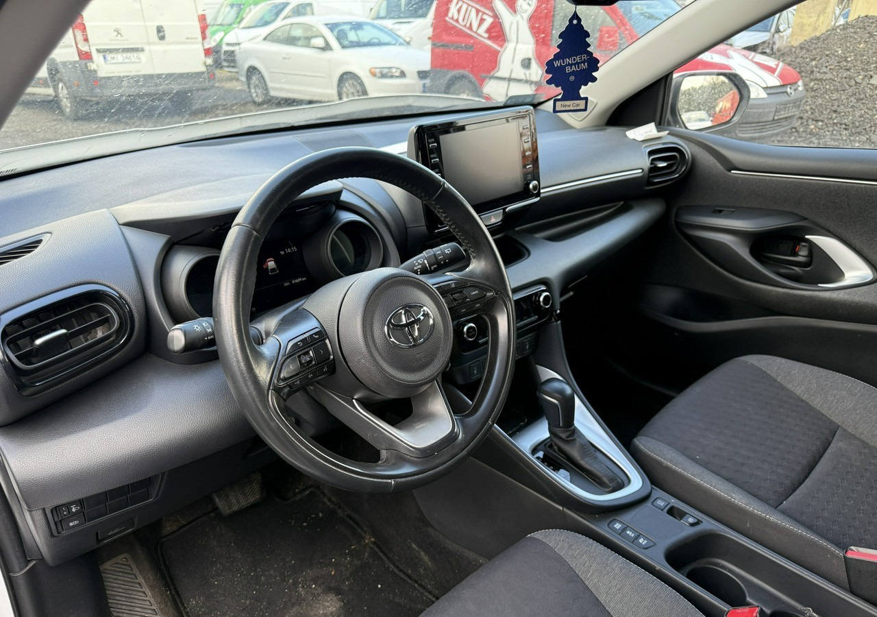Hečbeks Toyota Yaris IV Toyota Yaris Hybrid 1.5 Active Salon PL 2021 FV 23%: foto 6