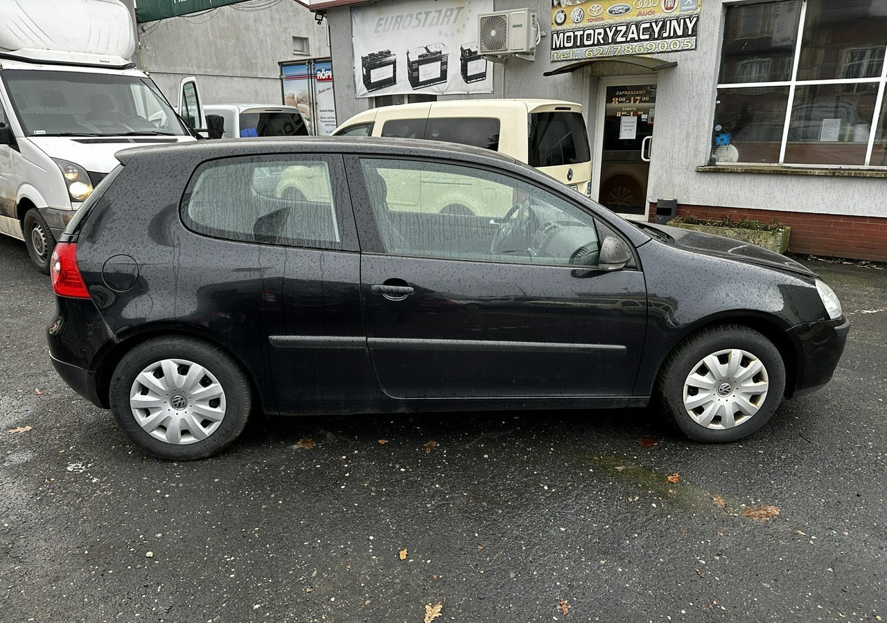 Volkswagen Golf V Golf V 1,4-80KM Klima 2007 - Vieglā automašīna: foto 4 Volkswagen Golf V Golf V 1,4-80KM Klima 2007 - Vieglā automašīna: foto 4