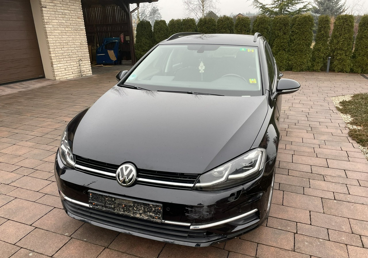 Volkswagen Golf VIII Volkswagen Golf VII 1.0 -115KM TSI 39482km Comfortline Model 2021 - Vieglā automašīna: foto 4 Volkswagen Golf VIII Volkswagen Golf VII 1.0 -115KM TSI 39482km Comfortline Model 2021 - Vieglā automašīna: foto 4