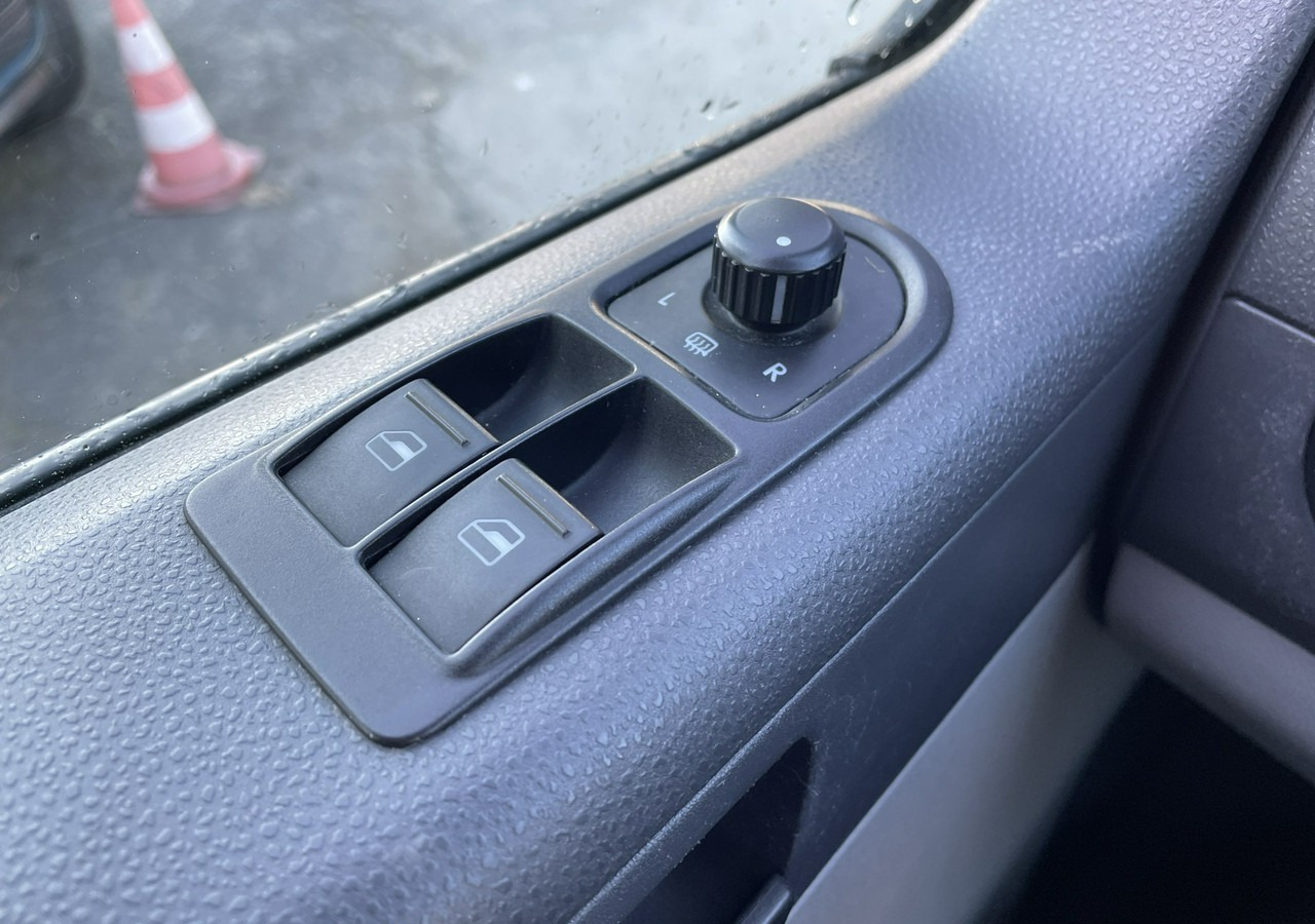 Vieglā automašīna Volkswagen Inny Volkswagen Volkswagen Caravelle 2.0-140KM 2015: foto 19