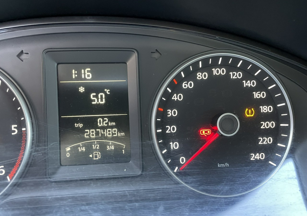 Vieglā automašīna Volkswagen Inny Volkswagen Volkswagen Caravelle 2.0-140KM 2015: foto 15