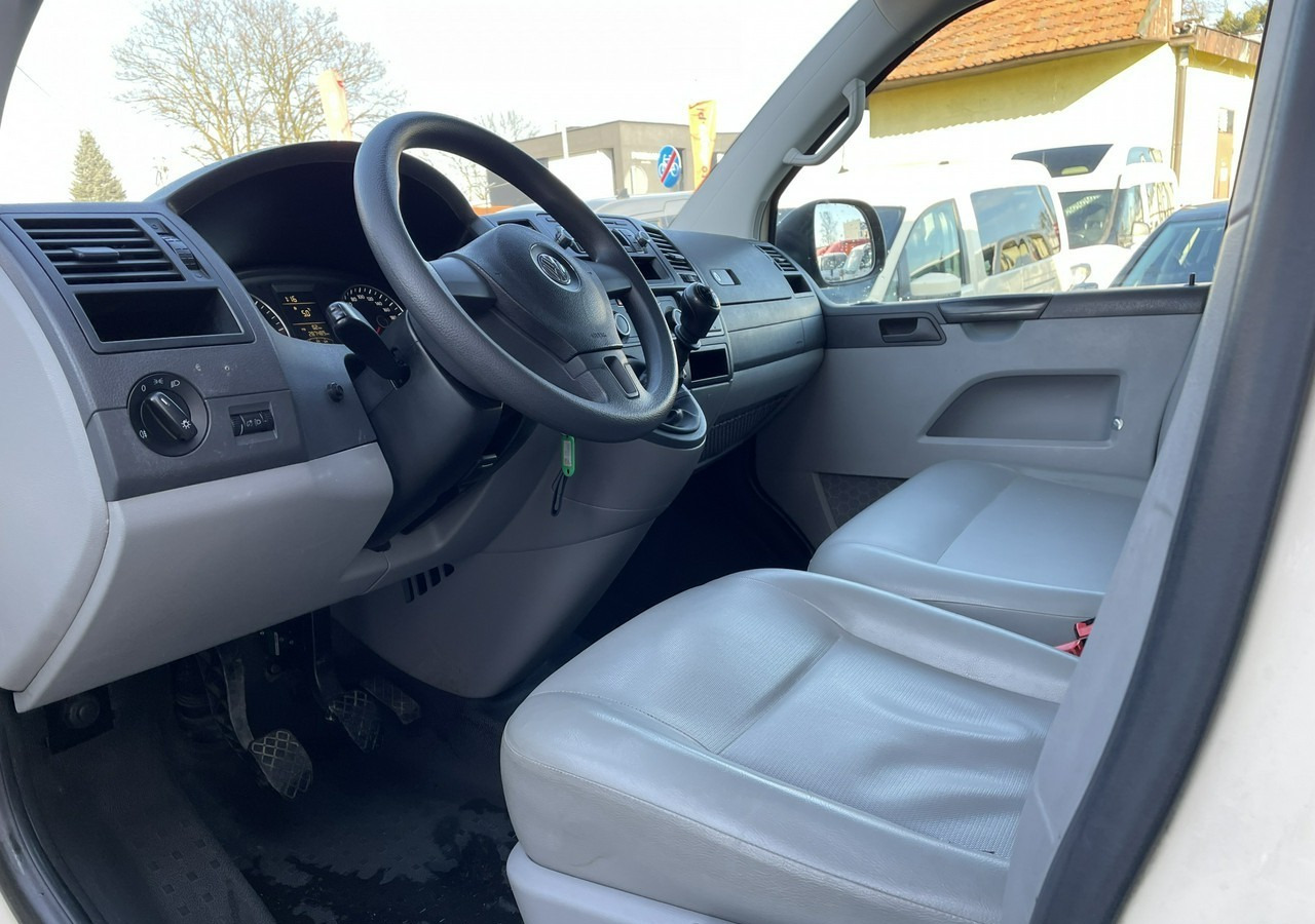 Vieglā automašīna Volkswagen Inny Volkswagen Volkswagen Caravelle 2.0-140KM 2015: foto 14