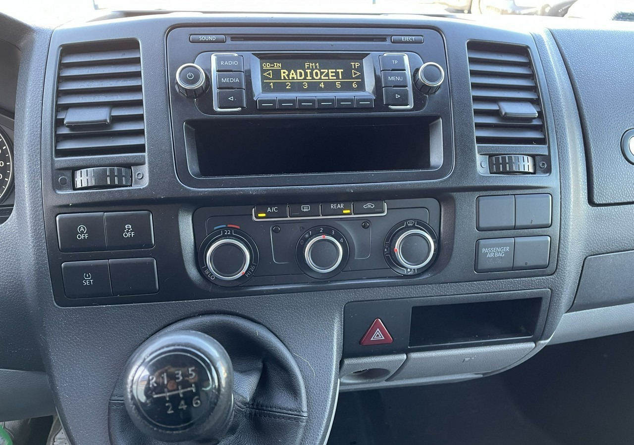 Vieglā automašīna Volkswagen Inny Volkswagen Volkswagen Caravelle 2.0-140KM 2015: foto 20