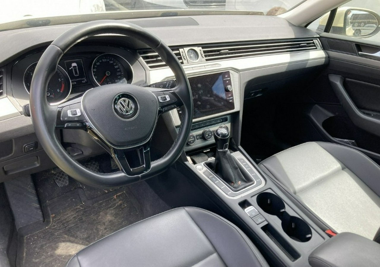 Volkswagen Passat B8 Passat B8 2.0-150KM 2018 - Vieglā automašīna: foto 5 Volkswagen Passat B8 Passat B8 2.0-150KM 2018 - Vieglā automašīna: foto 5
