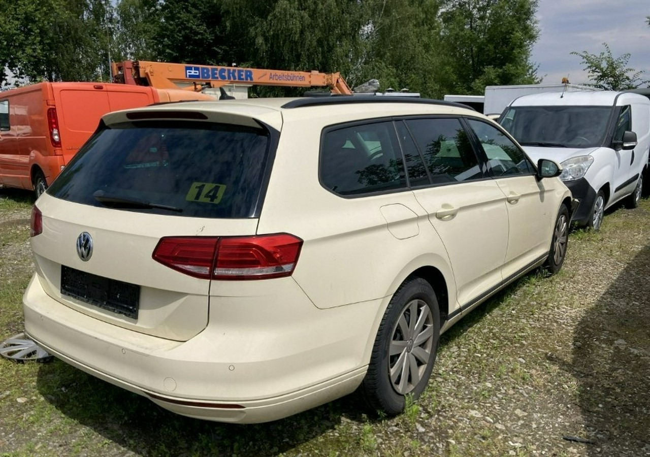 Volkswagen Passat B8 Passat B8 2.0-150KM 2018 - Vieglā automašīna: foto 4 Volkswagen Passat B8 Passat B8 2.0-150KM 2018 - Vieglā automašīna: foto 4