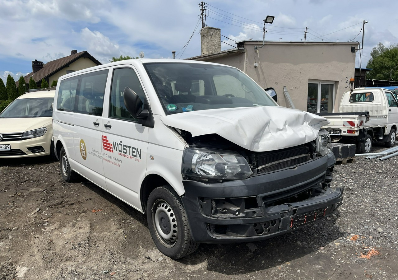 Volkswagen Transporter T5 Volkswagen Transporter Long 2.0-140KM 9-osobowy Model 2015 - Vieglā automašīna: foto 1 Volkswagen Transporter T5 Volkswagen Transporter Long 2.0-140KM 9-osobowy Model 2015 - Vieglā automašīna: foto 1