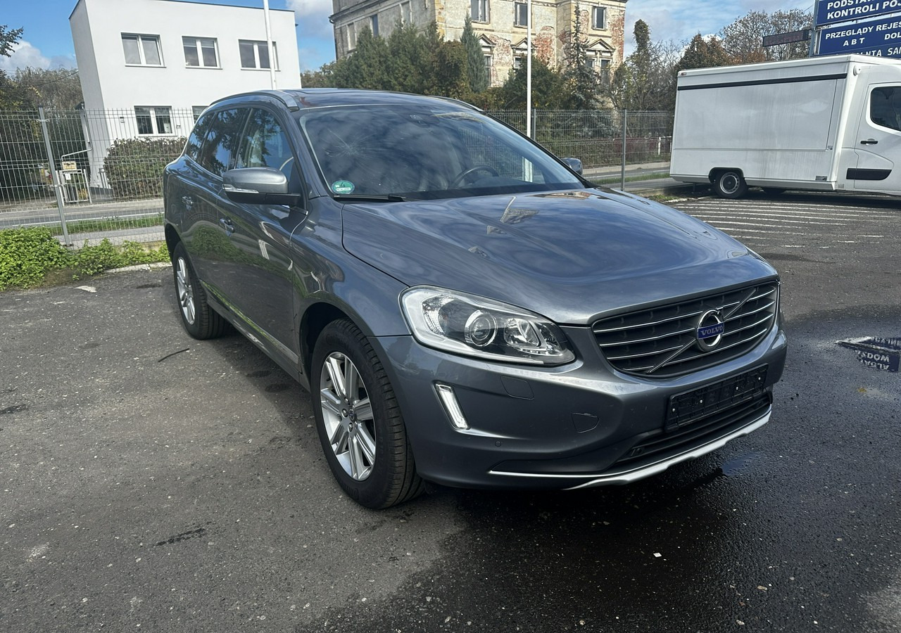 Volvo XC60 I Volvo XC 60 D4AWD Bogate wyposażenie 2017 - SUV: foto 1 Volvo XC60 I Volvo XC 60 D4AWD Bogate wyposażenie 2017 - SUV: foto 1