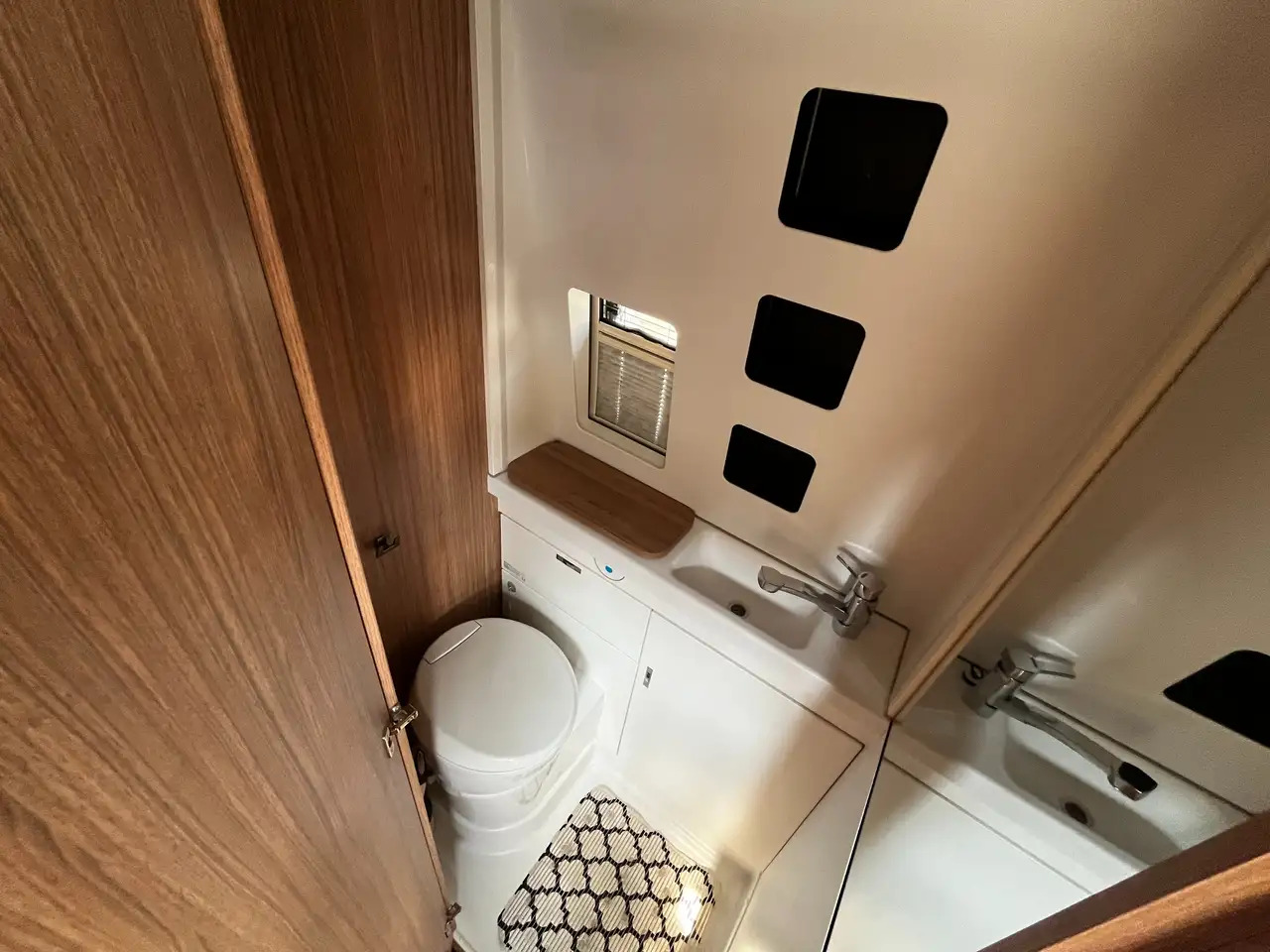 Weinsberg CaraBus 600 DQ līzingu Weinsberg CaraBus 600 DQ: foto 15