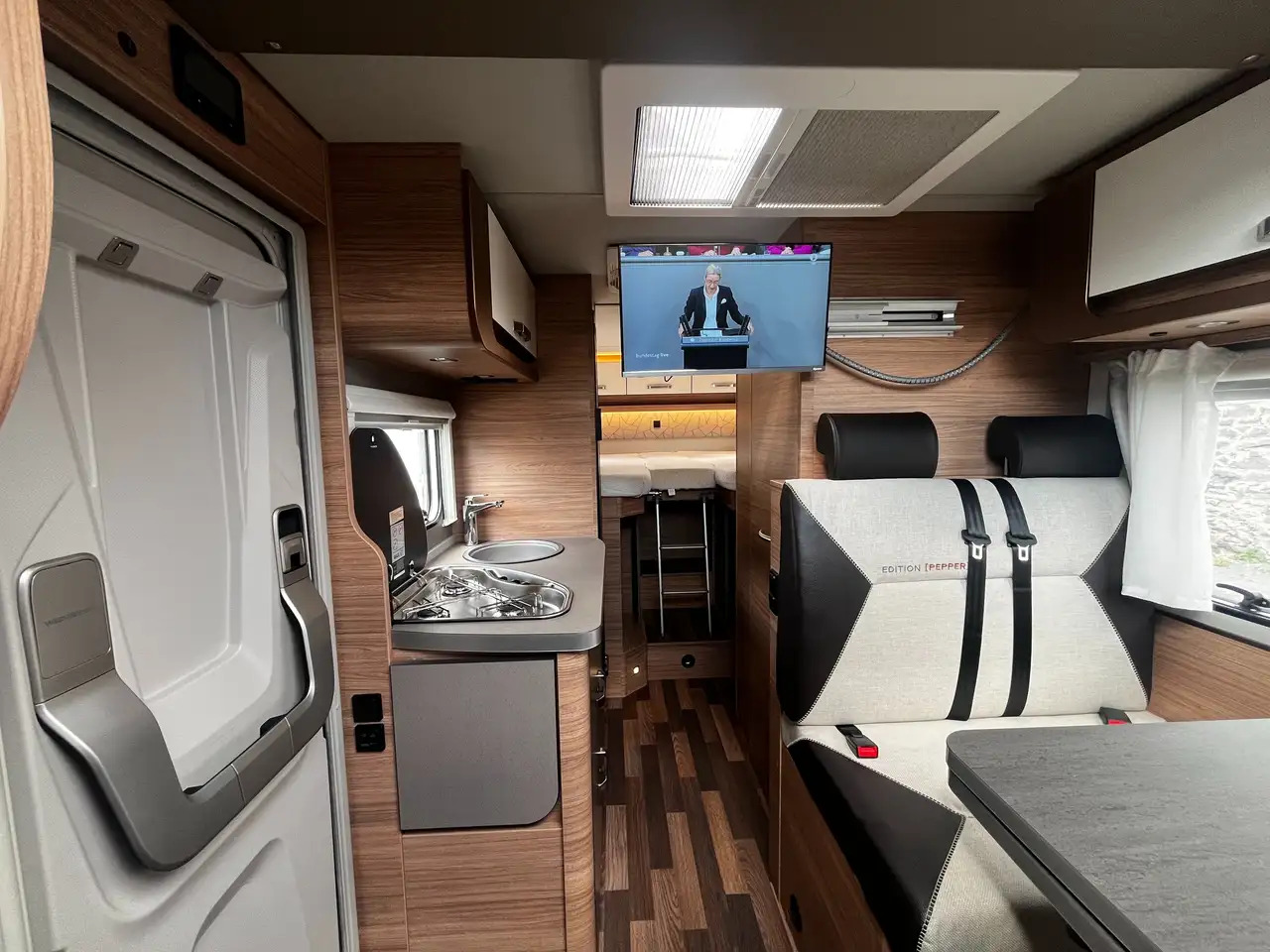 Jaunā Daļēji integrētais kemperis Weinsberg CaraCompact 600 MEG EDITION [PEPPER] Ab Nov. '24: foto 20