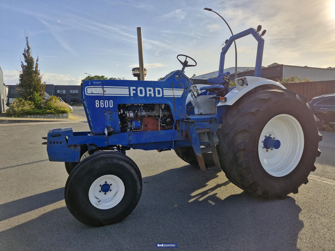 Ford 8600 - Traktors: foto 1 Ford 8600 - Traktors: foto 1