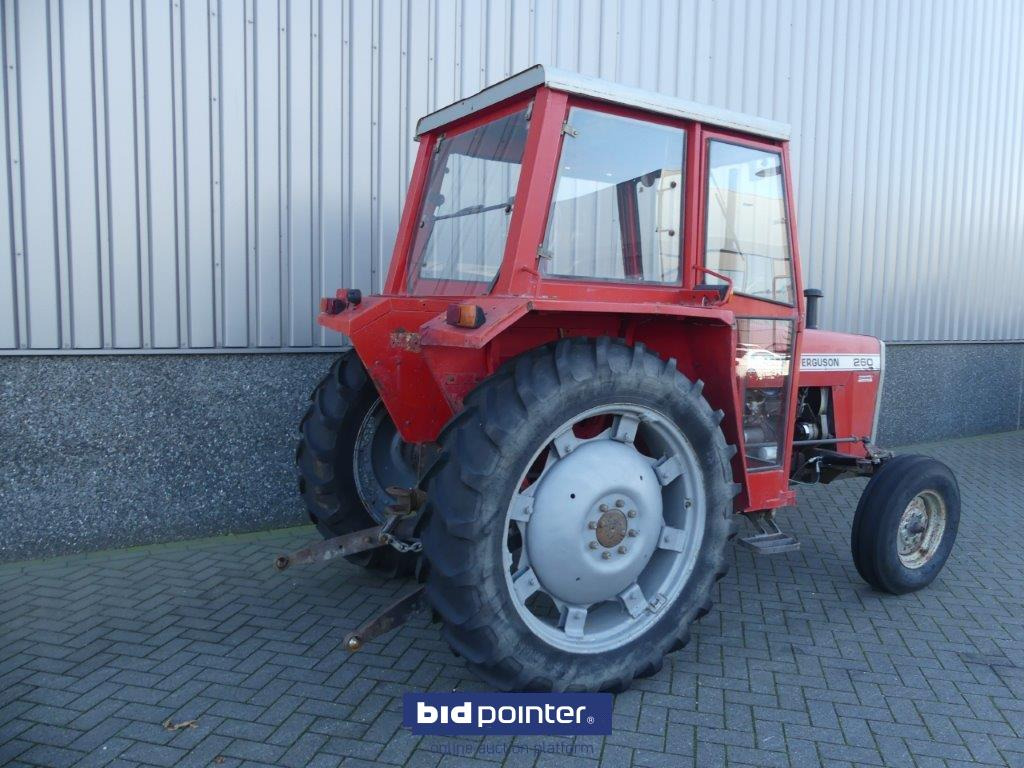 Massey Ferguson 260 with 4226 Hours and powersteering - Traktors: foto 2 Massey Ferguson 260 with 4226 Hours and powersteering - Traktors: foto 2