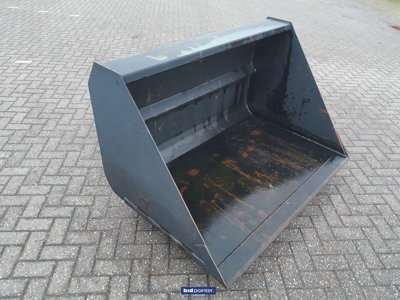 Volumebak shovel traktor - Iekrāvēja kauss: foto 4 Volumebak shovel traktor - Iekrāvēja kauss: foto 4