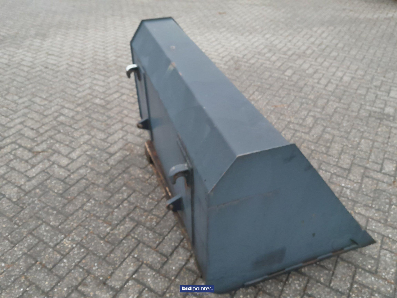 Volumebak shovel traktor - Iekrāvēja kauss: foto 3 Volumebak shovel traktor - Iekrāvēja kauss: foto 3