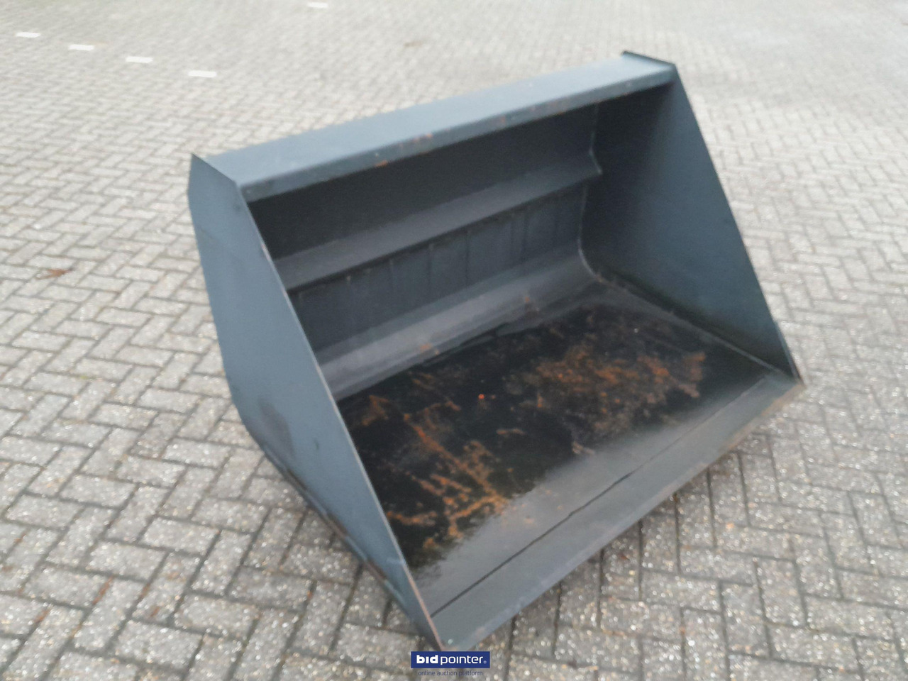 Volumebak shovel traktor - Iekrāvēja kauss: foto 5 Volumebak shovel traktor - Iekrāvēja kauss: foto 5