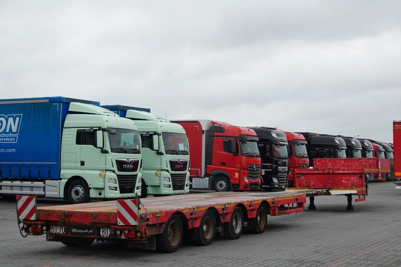 Faymonville NISKOPODWOZIE / STN-4AX / ROZCIĄGANA / 4 OSIE / - Puspiekabe zema profila platforma: foto 5 Faymonville NISKOPODWOZIE / STN-4AX / ROZCIĄGANA / 4 OSIE / - Puspiekabe zema profila platforma: foto 5