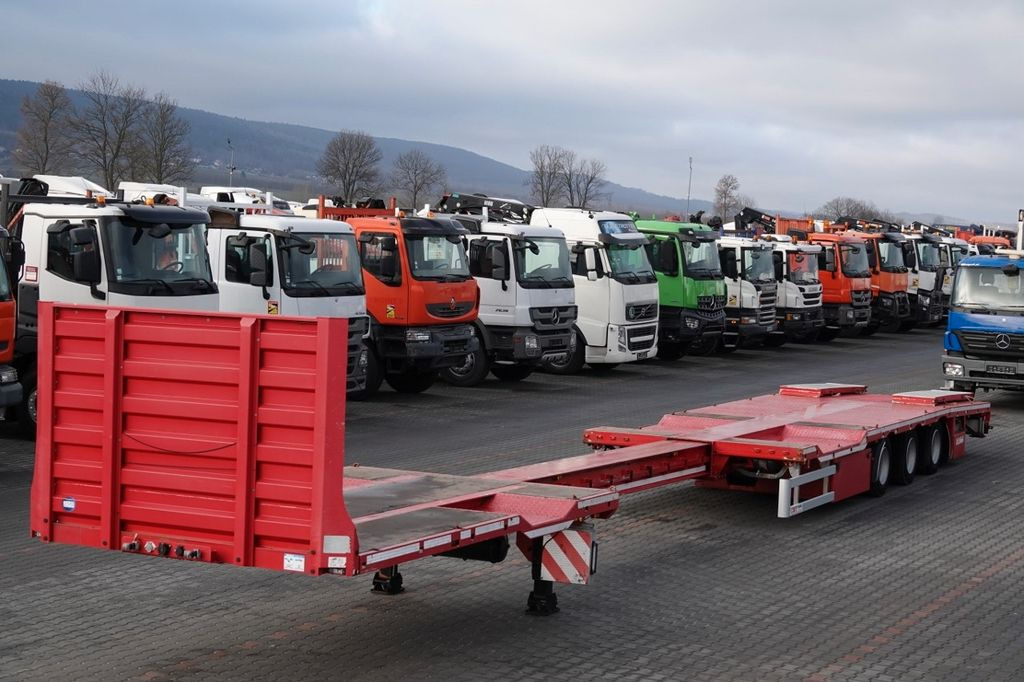 Kässbohrer NSP-24 / NACZEPA LAWETA / NISKOPODWOZIE / ROZCIĄ Kässbohrer NSP-24 / NACZEPA LAWETA / NISKOPODWOZIE / ROZCIĄ - Puspiekabe zema profila platforma: foto 1 Kässbohrer NSP-24 / NACZEPA LAWETA / NISKOPODWOZIE / ROZCIĄ Kässbohrer NSP-24 / NACZEPA LAWETA / NISKOPODWOZIE / ROZCIĄ - Puspiekabe zema profila platforma: foto 1