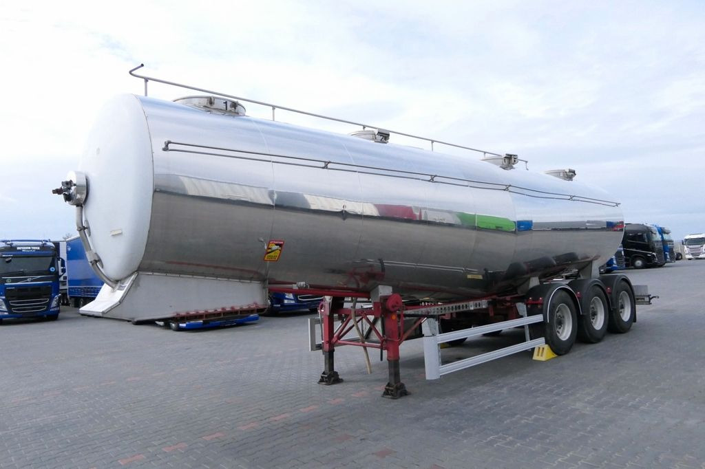 Menci ETA / FOOD LIQUID TANK TRAILER/32000 L/ 4 CHAMBE - Puspiekabe cisterna: foto 2 Menci ETA / FOOD LIQUID TANK TRAILER/32000 L/ 4 CHAMBE - Puspiekabe cisterna: foto 2