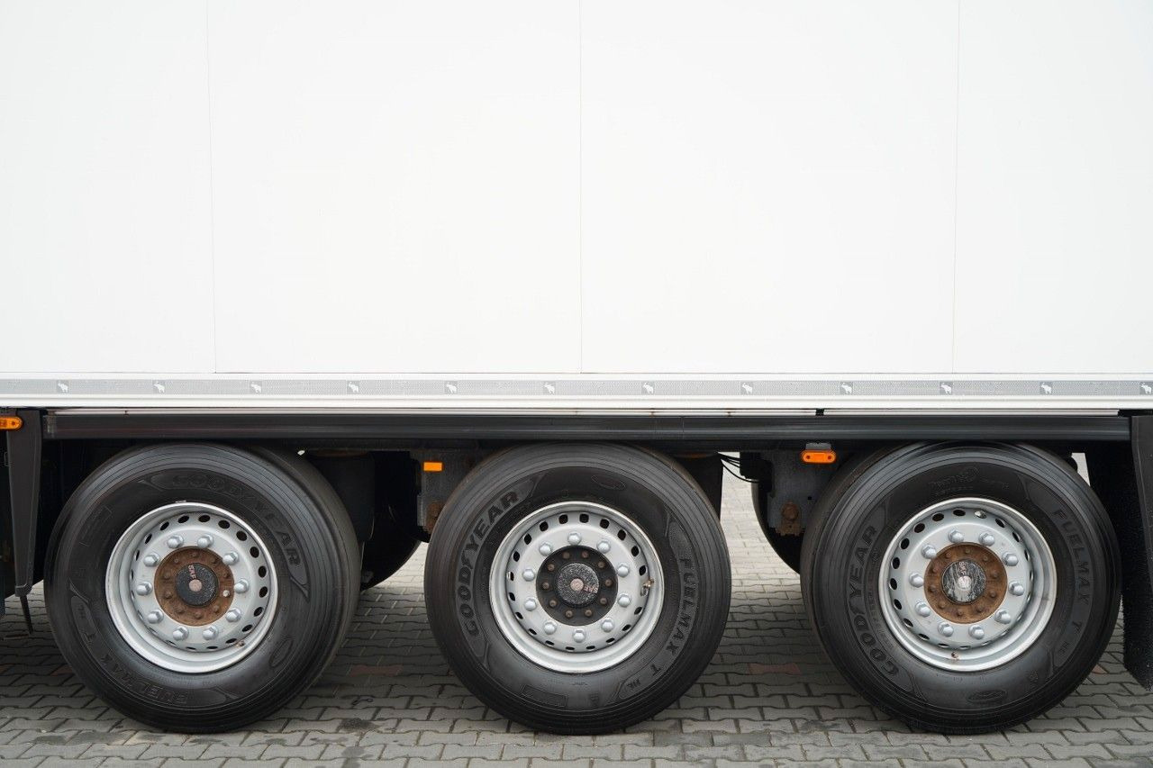 Schmitz Cargobull CHŁODNIA / THERMO KING SLX 300 / HAKÓWKA / HAKOW līzingu Schmitz Cargobull CHŁODNIA / THERMO KING SLX 300 / HAKÓWKA / HAKOW: foto 18 Schmitz Cargobull CHŁODNIA / THERMO KING SLX 300 / HAKÓWKA / HAKOW līzingu Schmitz Cargobull CHŁODNIA / THERMO KING SLX 300 / HAKÓWKA / HAKOW: foto 18