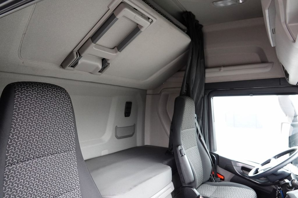 Interior photo 2: Vilcējs Scania R 500 / RETARDER / I-PARK COOL / NOWE OPONY / Scania R 500 / RETARDER / I-PARK COOL / NOWE OPONY / Interior photo 2: Vilcējs Scania R 500 / RETARDER / I-PARK COOL / NOWE OPONY / Scania R 500 / RETARDER / I-PARK COOL / NOWE OPONY /