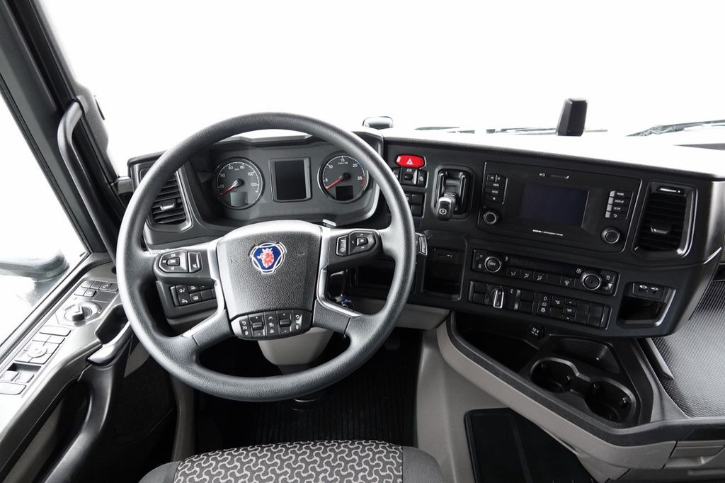 Interior photo 1: Vilcējs Scania R 500 / RETARDER / I-PARK COOL / NOWE OPONY / Scania R 500 / RETARDER / I-PARK COOL / NOWE OPONY / Interior photo 1: Vilcējs Scania R 500 / RETARDER / I-PARK COOL / NOWE OPONY / Scania R 500 / RETARDER / I-PARK COOL / NOWE OPONY /