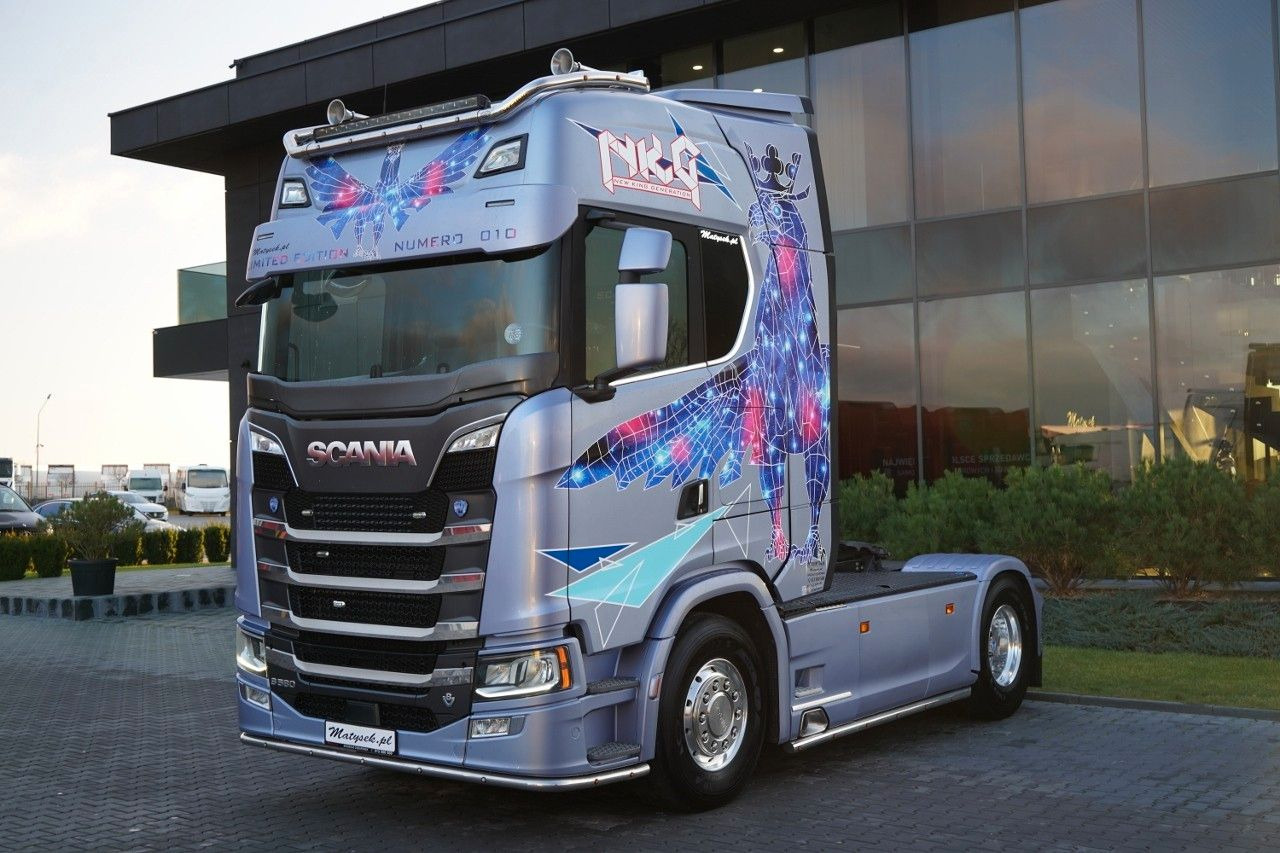 Scania S 580 / V8 / ORGINALNA EDYCJA LIMITED / NR 010 / - Vilcējs: foto 2 Scania S 580 / V8 / ORGINALNA EDYCJA LIMITED / NR 010 / - Vilcējs: foto 2