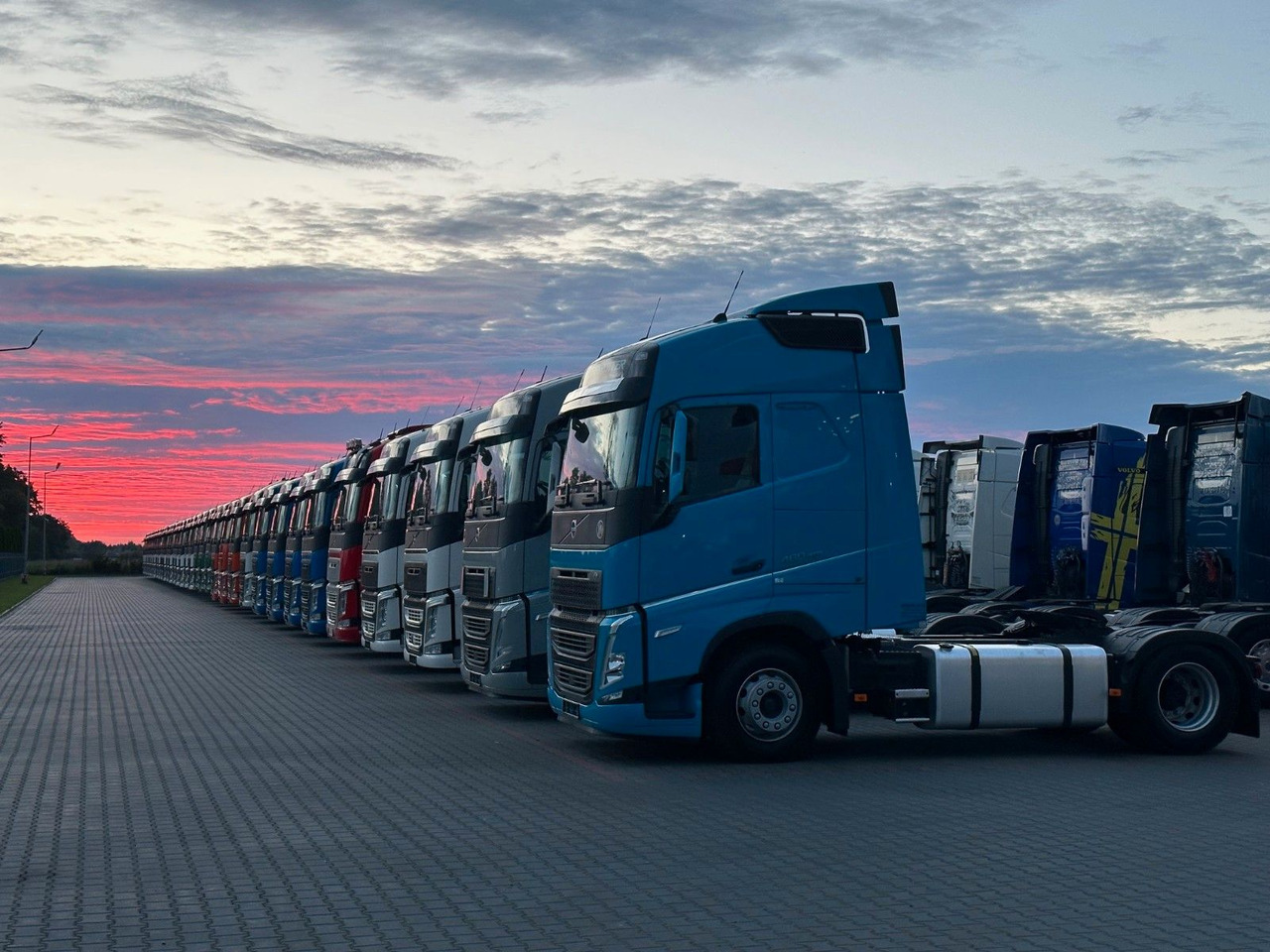 Vilcējs Volvo FH 500 / 2025 ROK / 97 TYS KM / XXL / I-SHIFT: foto 39