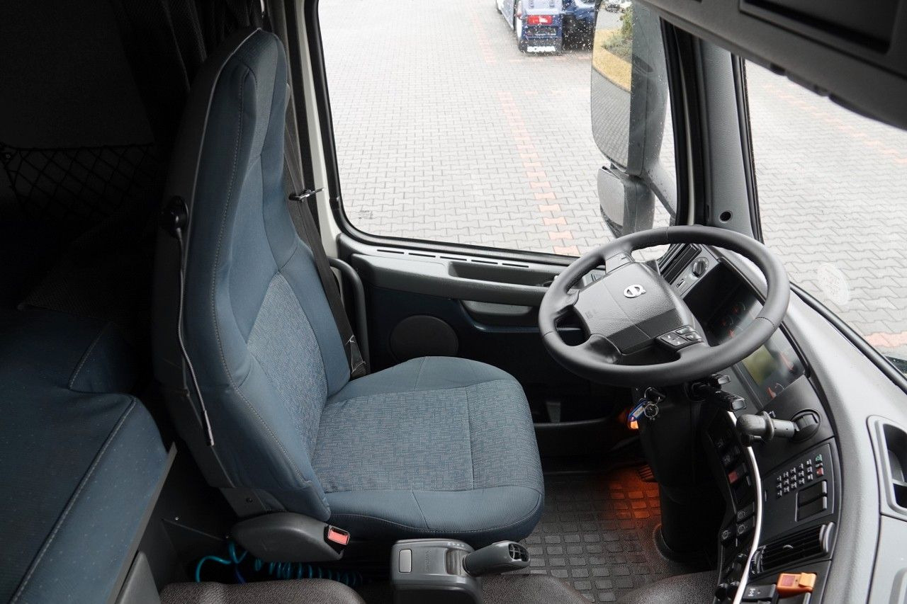 Interior photo 2: Jaunā Vilcējs Volvo FM 450 / ADR / ALUFELGI / WAGA: 6900KG / EURO 5 Interior photo 2: Jaunā Vilcējs Volvo FM 450 / ADR / ALUFELGI / WAGA: 6900KG / EURO 5