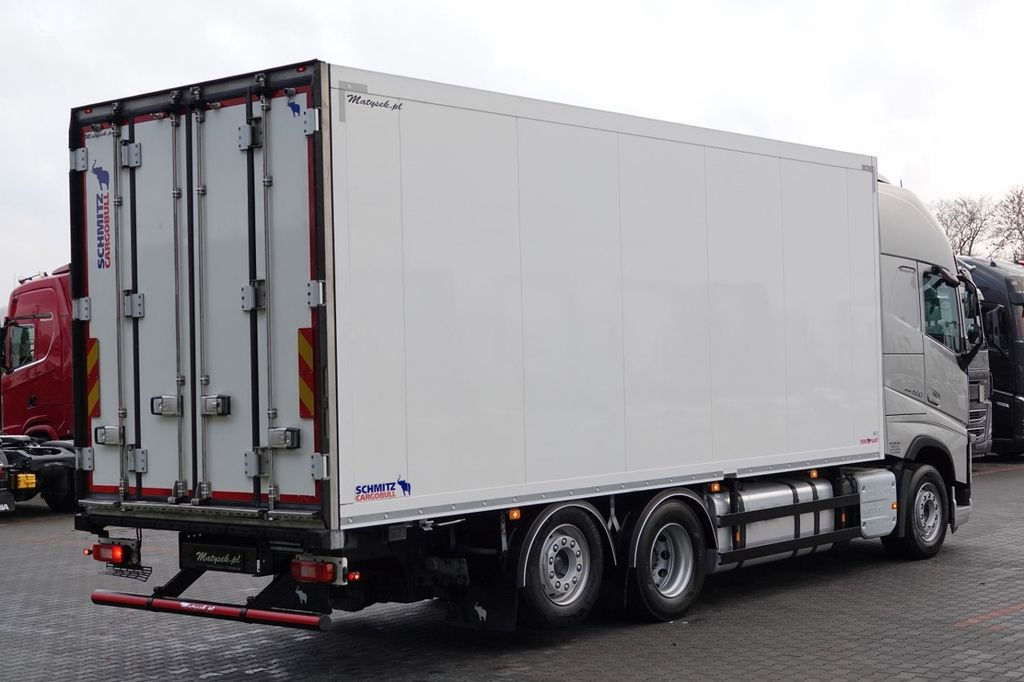 Volvo FH 500 / XXL / 6x2 / CHŁODNIA SCHMITZ - 7,2 M / - Kravas automašīna refrižerators: foto 4 Volvo FH 500 / XXL / 6x2 / CHŁODNIA SCHMITZ - 7,2 M / - Kravas automašīna refrižerators: foto 4