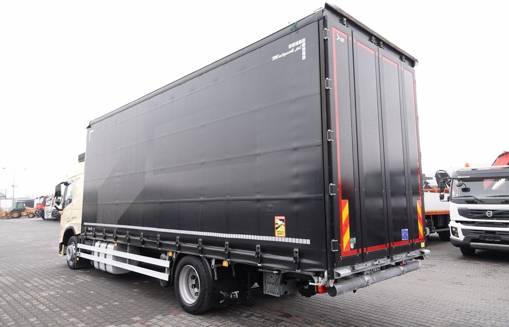 Volvo FM 380 / FIRANKA- 7,7 m / 60m3 / PODNOSZONY DACH - Kravas automašīna ar tentu: foto 3 Volvo FM 380 / FIRANKA- 7,7 m / 60m3 / PODNOSZONY DACH - Kravas automašīna ar tentu: foto 3