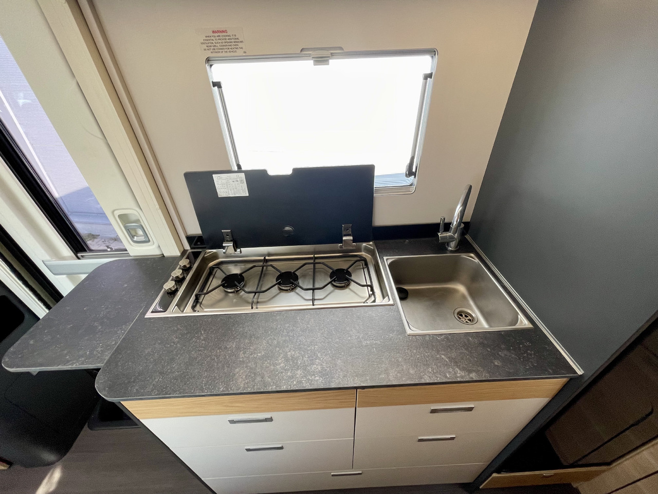 Alkov kemperis ADRIA: foto 7 Alkov kemperis ADRIA: foto 7