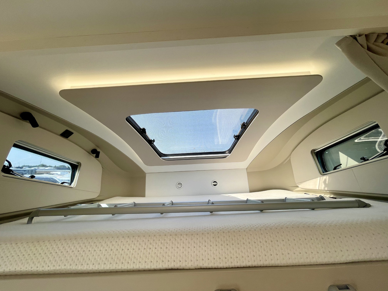 Alkov kemperis ADRIA: foto 14 Alkov kemperis ADRIA: foto 14