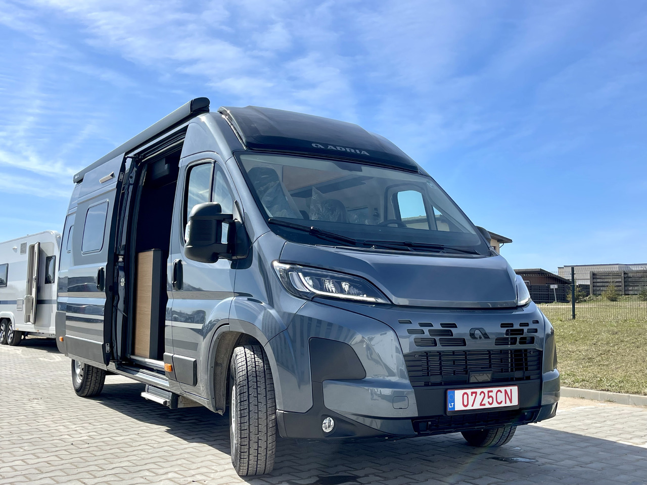 ADRIA TWIN 640 SGX - Auto kemperis: foto 1 ADRIA TWIN 640 SGX - Auto kemperis: foto 1