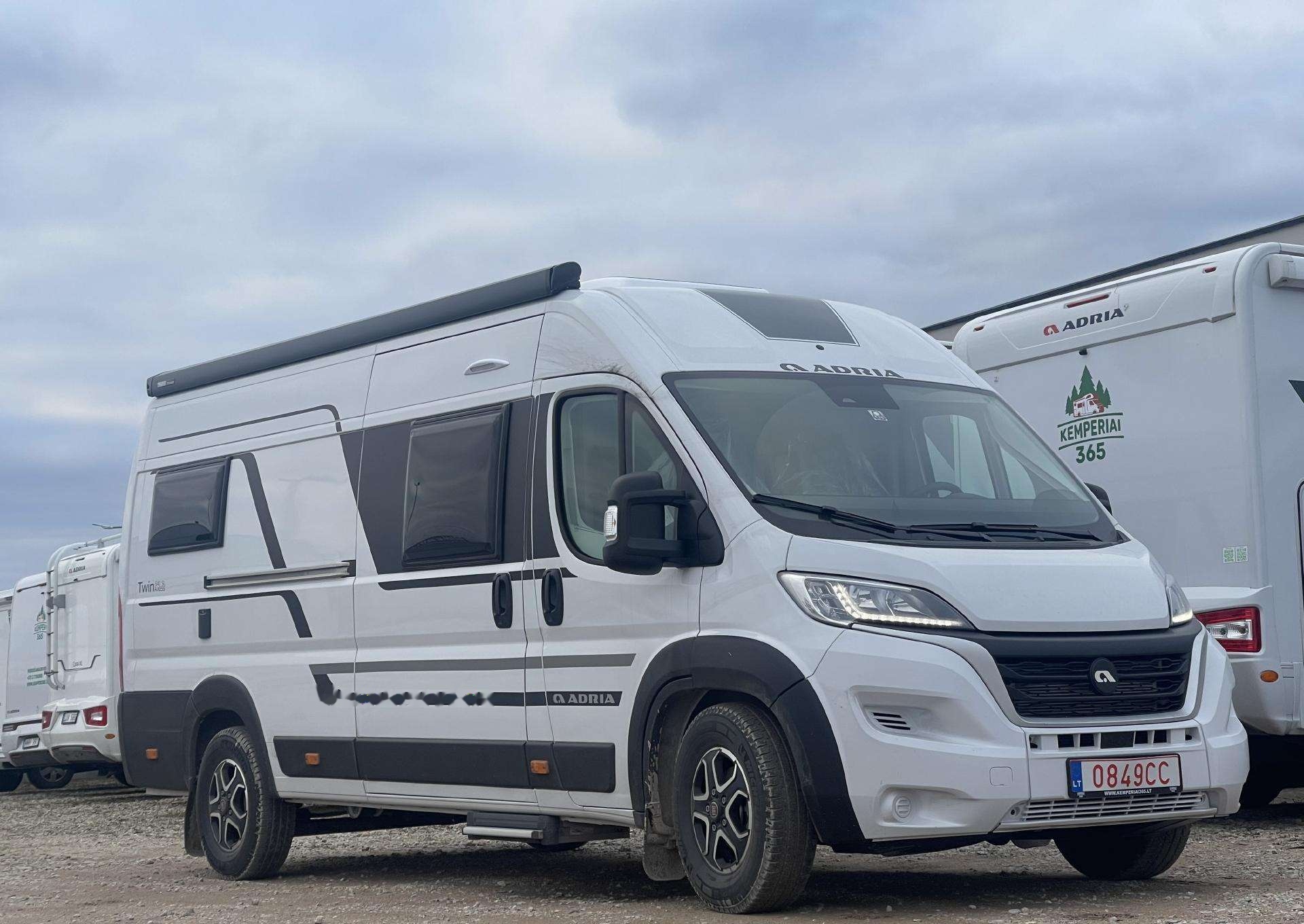 ADRIA Twin Axess 640SL - Auto kemperis: foto 2 ADRIA Twin Axess 640SL - Auto kemperis: foto 2