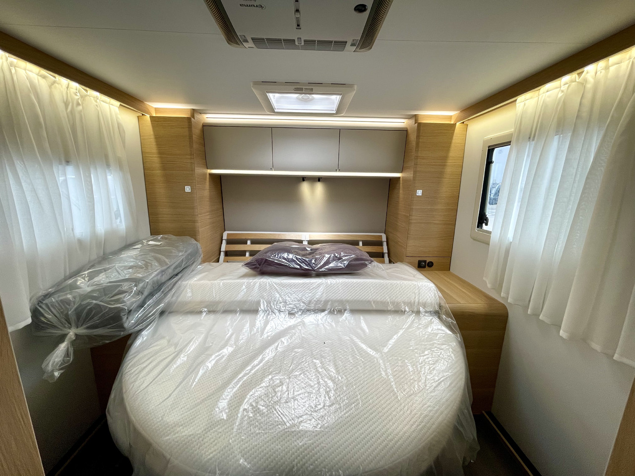 Adria Matrix 650SC - Daļēji integrētais kemperis: foto 5 Adria Matrix 650SC - Daļēji integrētais kemperis: foto 5